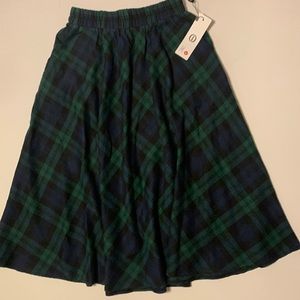 NWT Green and Navy Plaid Skirt- Size Small